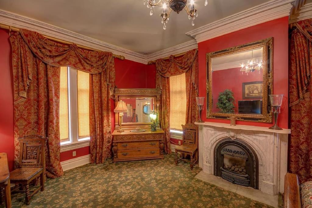 Merry Mansion East Dubuque المظهر الخارجي الصورة