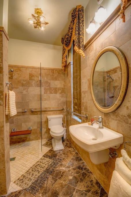 Merry Mansion East Dubuque المظهر الخارجي الصورة