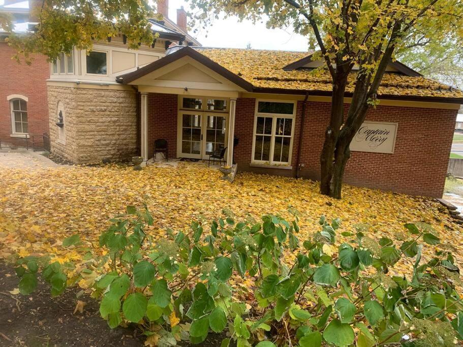 Merry Mansion East Dubuque المظهر الخارجي الصورة